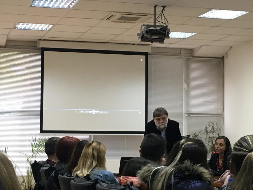 56711223_430915934379213_374459073048870912_n